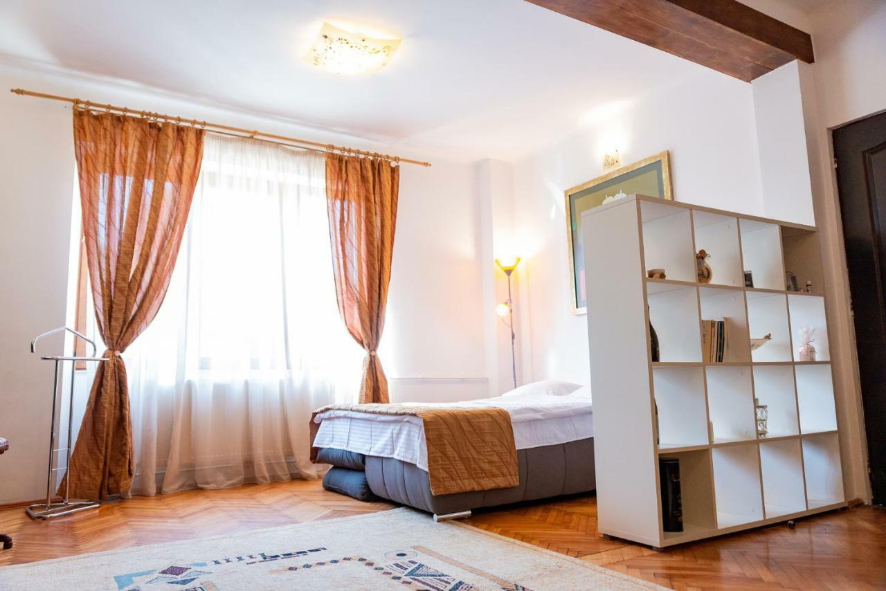 Appartamento Bed&Wine In The Center Of Gran Varadino Esterno foto