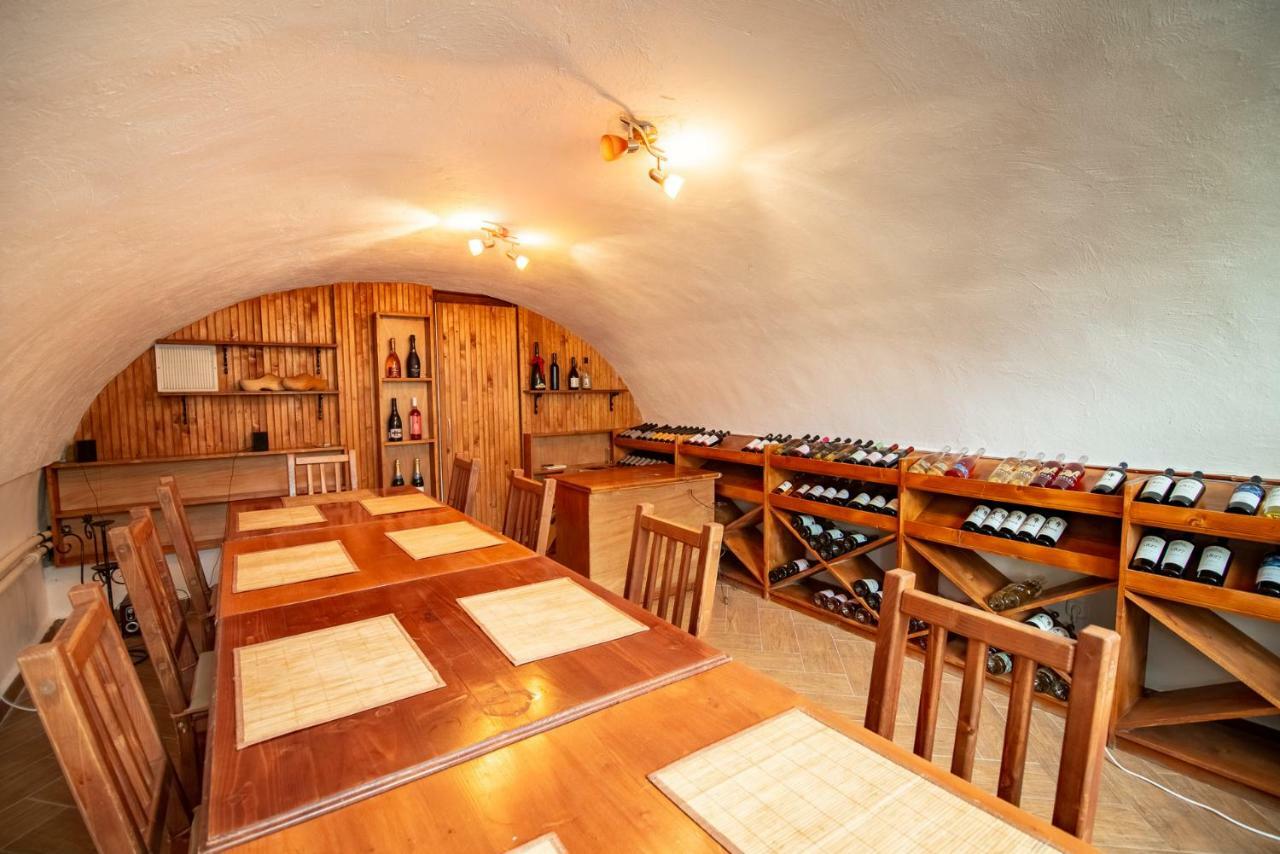 Appartamento Bed&Wine In The Center Of Gran Varadino Esterno foto